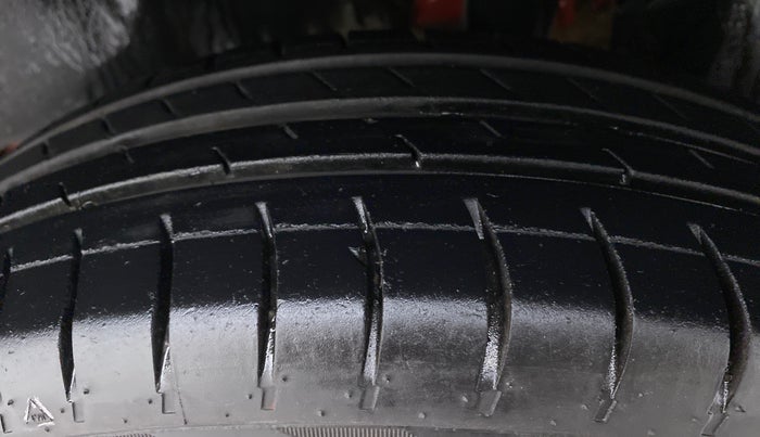 2018 Maruti Swift VXI D, Petrol, Manual, 56,031 km, Left Rear Tyre Tread