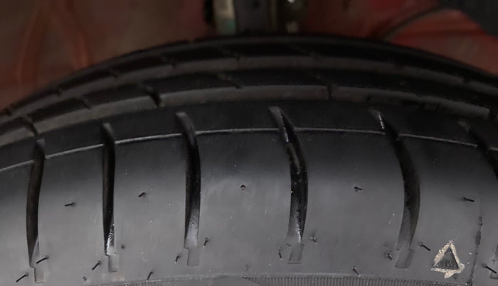 2018 Maruti Swift VXI D, Petrol, Manual, 56,031 km, Right Front Tyre Tread