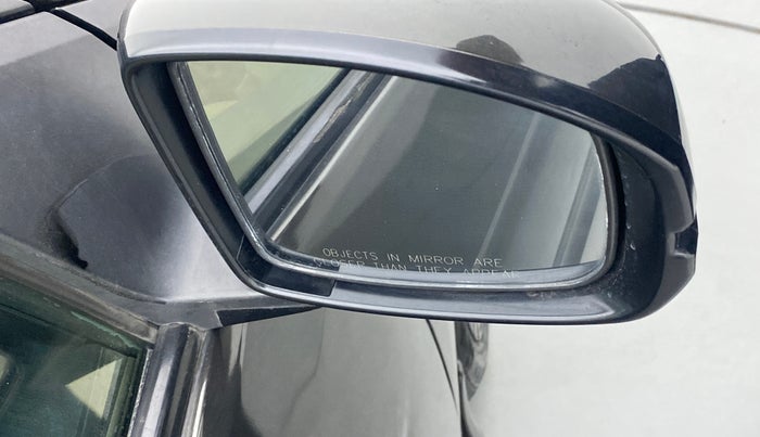 2015 Honda City 1.5L I-DTEC V, Diesel, Manual, 1,05,852 km, Right rear-view mirror - Minor noise