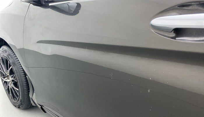 2015 Honda City 1.5L I-DTEC V, Diesel, Manual, 1,05,852 km, Front passenger door - Slightly dented