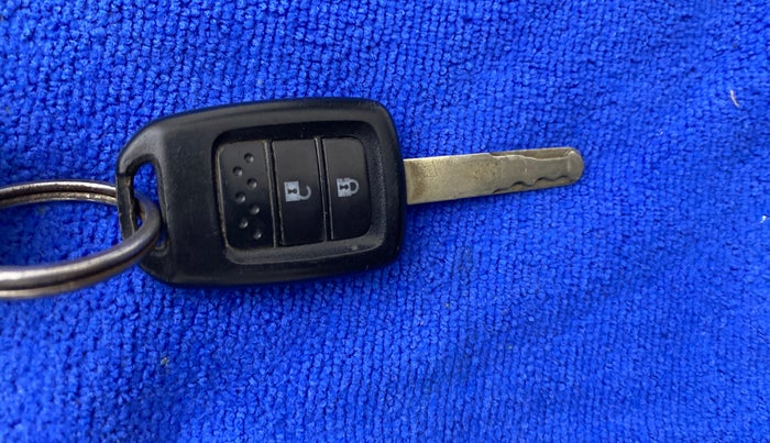 2015 Honda City 1.5L I-DTEC V, Diesel, Manual, 1,05,852 km, Lock system - Dork lock functional only from remote key