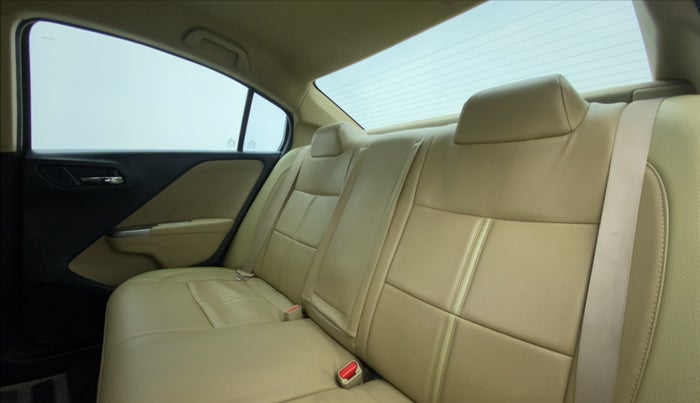 2015 Honda City 1.5L I-DTEC V, Diesel, Manual, 1,05,852 km, Right Side Rear Door Cabin