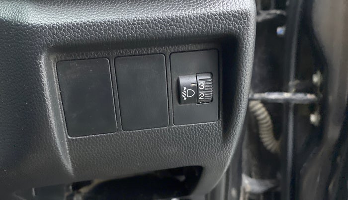 2015 Honda City 1.5L I-DTEC V, Diesel, Manual, 1,05,852 km, Dashboard - Headlight height adjustment not working