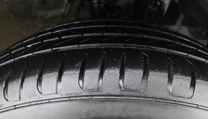 2015 Honda City 1.5L I-DTEC V, Diesel, Manual, 1,05,852 km, Right Front Tyre Tread
