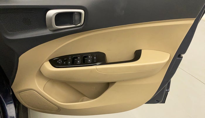 2019 Hyundai VENUE SX PLUS 1.0 TURBO DCT, Petrol, Automatic, 53,065 km, Driver Side Door Panels Control