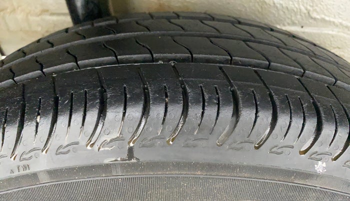 2020 Maruti S PRESSO VXI (O) CNG, CNG, Manual, 41,320 km, Right Rear Tyre Tread