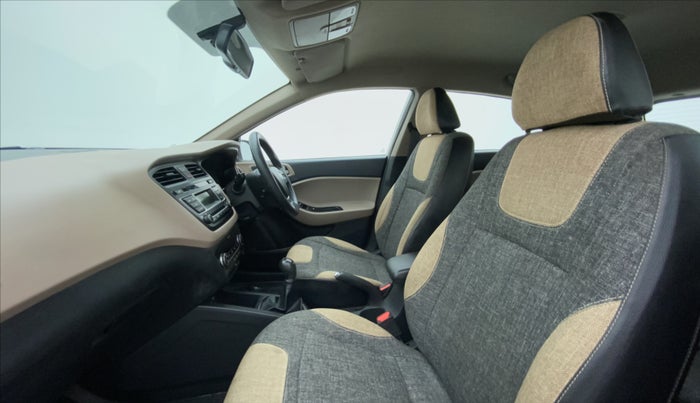 2017 Hyundai Elite i20 SPORTZ 1.2, CNG, Manual, 60,357 km, Right Side Front Door Cabin