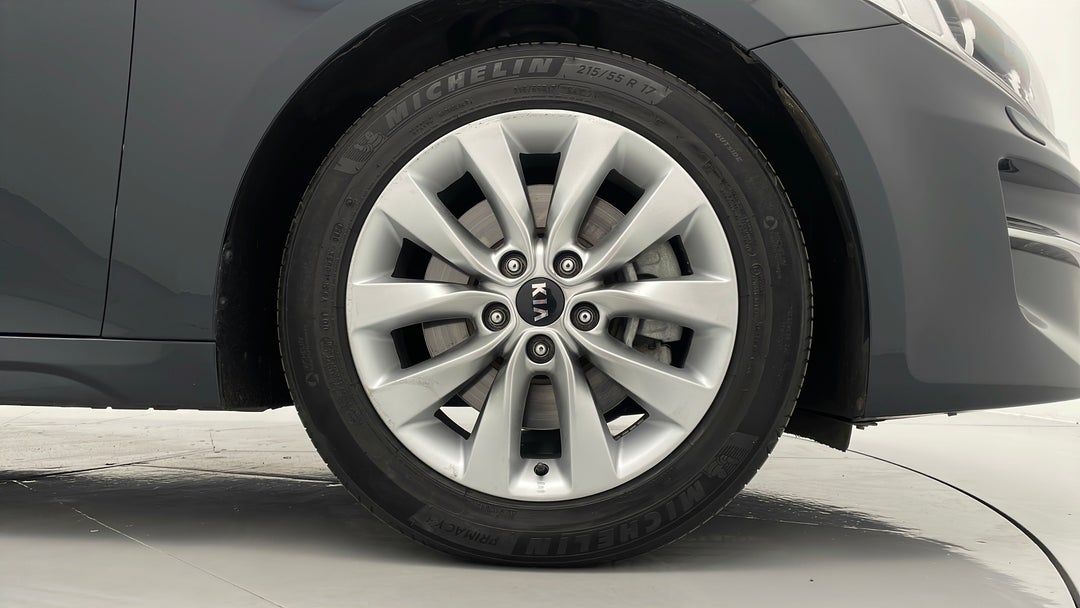 2016 Kia Optima Si, Automatic, 122316 km, Right Front Wheel