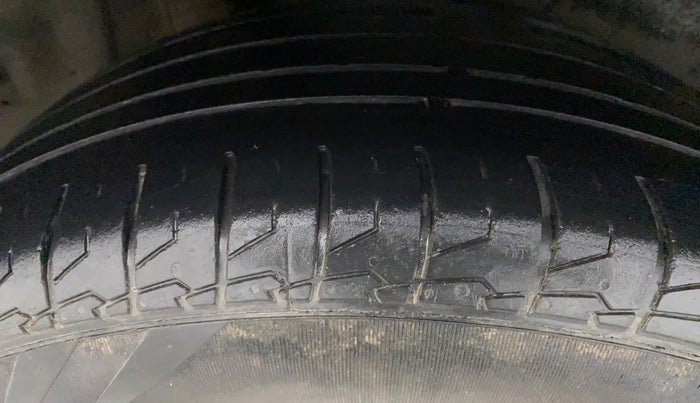 2019 Maruti S Cross DELTA 1.3, Diesel, Manual, 69,932 km, Right Rear Tyre Tread