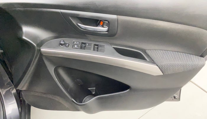 2019 Maruti S Cross DELTA 1.3, Diesel, Manual, 69,932 km, Driver Side Door Panels Control