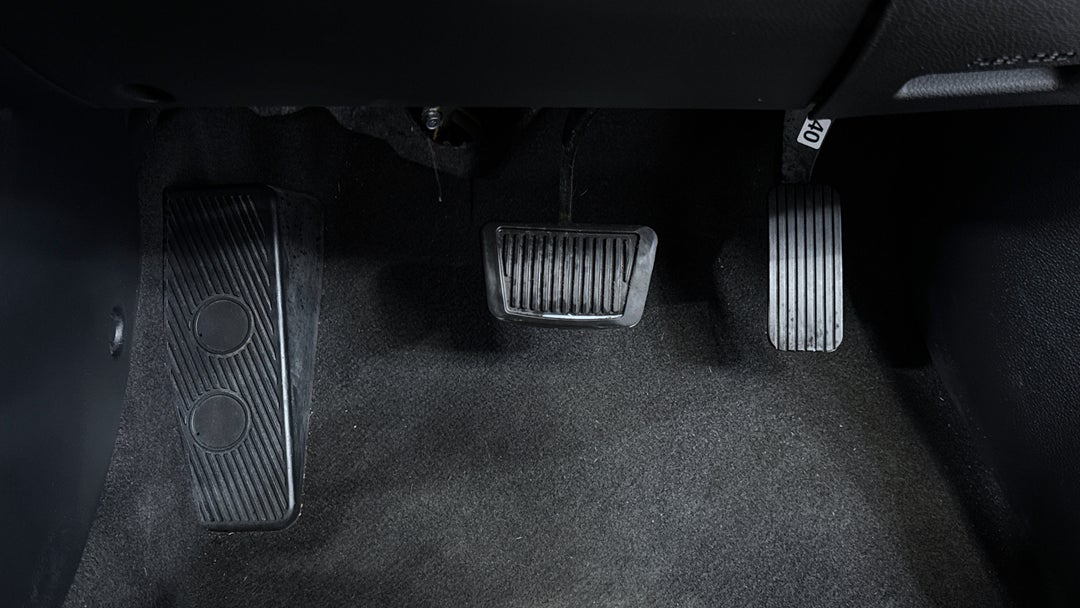 2022 Kia Stonic S, Automatic, 56002 km, Pedals and Footmat