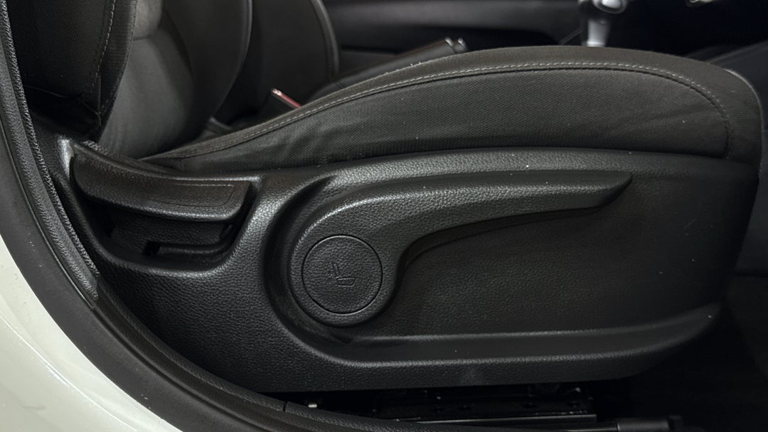 2022 Kia Stonic S, Automatic, 56002 km, Drivers Side Adjustment Panel