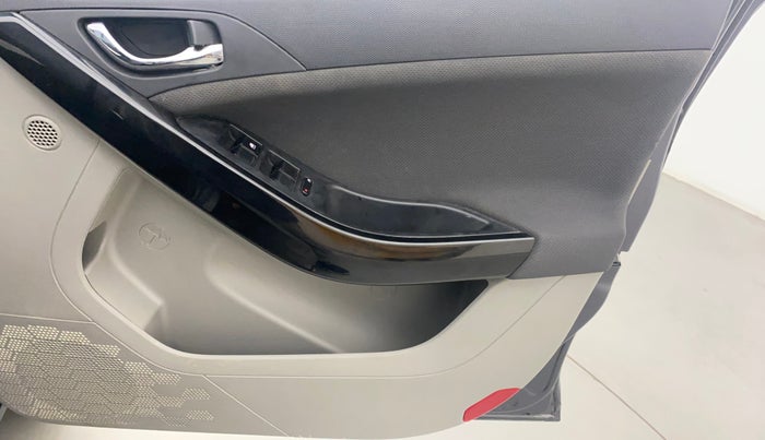 2019 Tata NEXON XZA PLUS PETROL, Petrol, Automatic, 7,216 km, Driver Side Door Panels Control