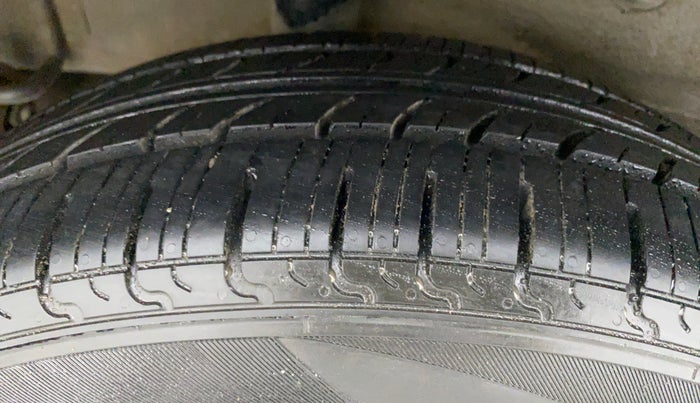 2018 Maruti Celerio VXI CNG D, CNG, Manual, 67,456 km, Right Rear Tyre Tread