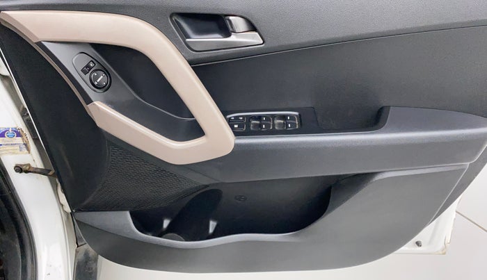 2015 Hyundai Creta S 1.6 PETROL, Petrol, Manual, 76,257 km, Driver Side Door Panels Control