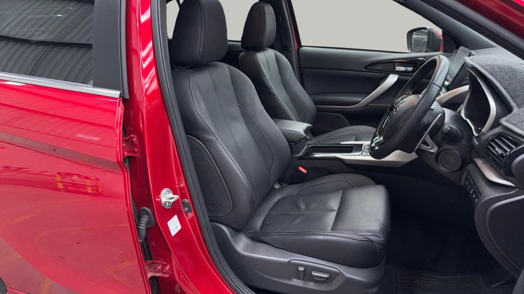 2021 Mitsubishi Eclipse Cross Exceed (2WD), Automatic, 98295 km, Right Side Front Door Cabin View