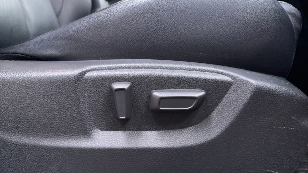2021 Mitsubishi Eclipse Cross Exceed (2WD), Automatic, 98295 km, Drivers Side Adjustment Panel