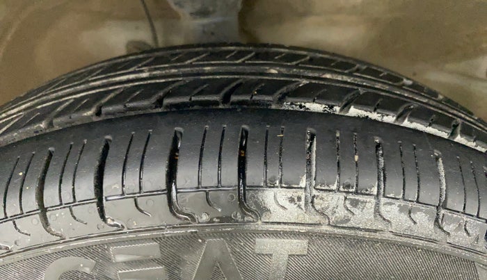 2014 Maruti Wagon R 1.0 LXI, Petrol, Manual, 42,023 km, Right Front Tyre Tread