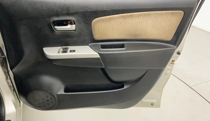 2018 Maruti Wagon R 1.0 LXI CNG, CNG, Manual, 78,510 km, Driver Side Door Panels Control