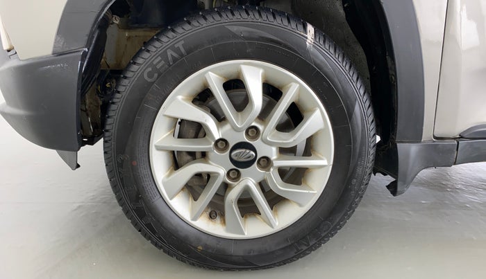 2016 Mahindra Kuv100 K8 5 STR, Petrol, Manual, 72,761 km, Left Front Wheel