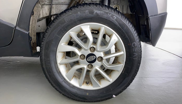 2016 Mahindra Kuv100 K8 5 STR, Petrol, Manual, 72,761 km, Left Rear Wheel