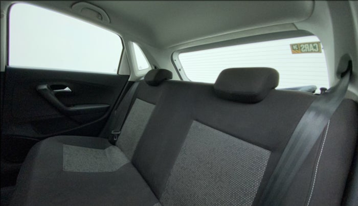 2015 Volkswagen Polo COMFORTLINE 1.2L, Petrol, Manual, 1,11,599 km, Right Side Rear Door Cabin
