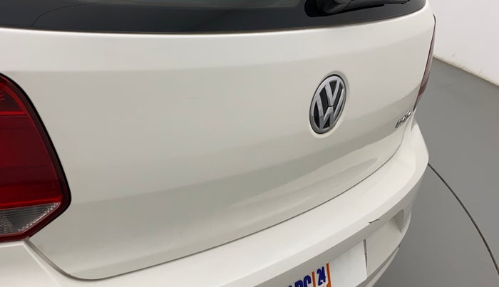 2015 Volkswagen Polo COMFORTLINE 1.2L, Petrol, Manual, 1,11,599 km, Dicky (Boot door) - Minor scratches