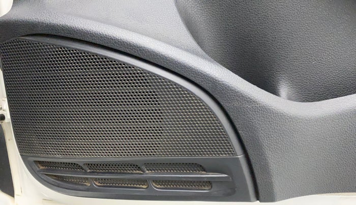 2015 Volkswagen Polo COMFORTLINE 1.2L, Petrol, Manual, 1,11,599 km, Speaker