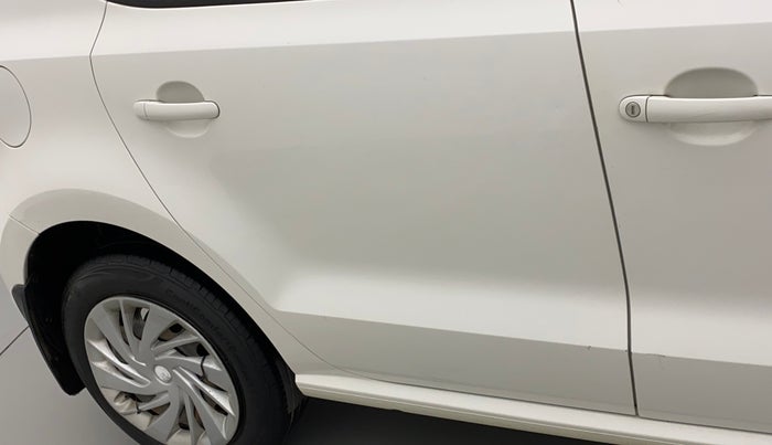 2015 Volkswagen Polo COMFORTLINE 1.2L, Petrol, Manual, 1,11,599 km, Right rear door - Slightly dented