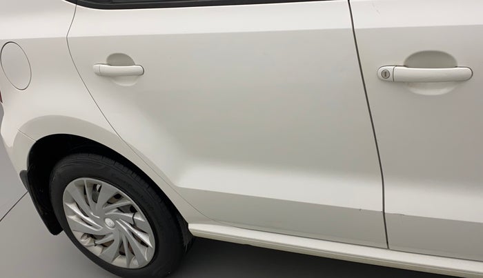 2015 Volkswagen Polo COMFORTLINE 1.2L, Petrol, Manual, 1,11,599 km, Right rear door - Minor scratches