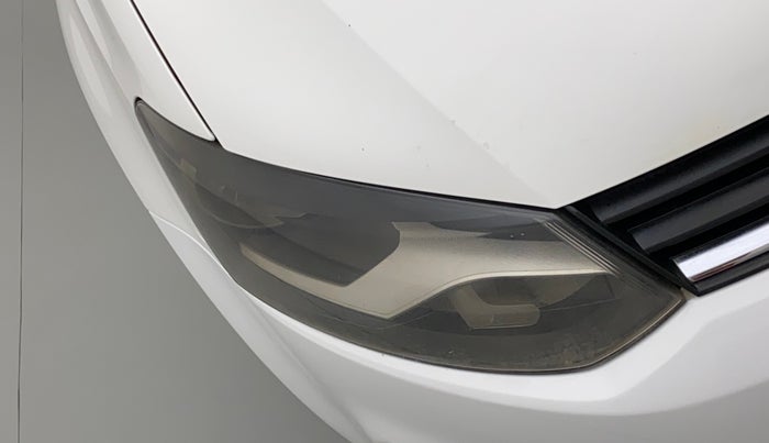 2015 Volkswagen Polo COMFORTLINE 1.2L, Petrol, Manual, 1,11,599 km, Right headlight - Minor scratches