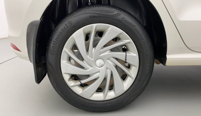 2015 Volkswagen Polo COMFORTLINE 1.2L, Petrol, Manual, 1,11,599 km, Right Rear Wheel