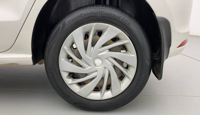 2015 Volkswagen Polo COMFORTLINE 1.2L, Petrol, Manual, 1,11,599 km, Left Rear Wheel