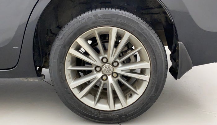 2016 Toyota Corolla Altis GL PETROL, Petrol, Manual, 1,20,226 km, Left Rear Wheel