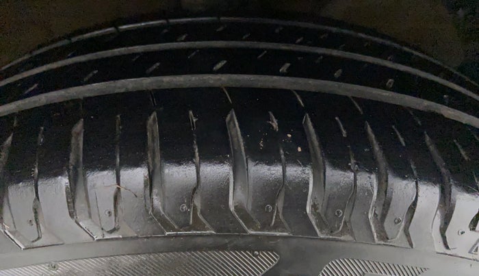 2021 Maruti Ertiga VXI CNG, CNG, Manual, 34,276 km, Right Front Tyre Tread