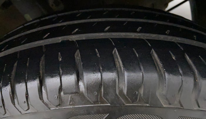 2021 Maruti Ertiga VXI CNG, CNG, Manual, 34,276 km, Left Front Tyre Tread