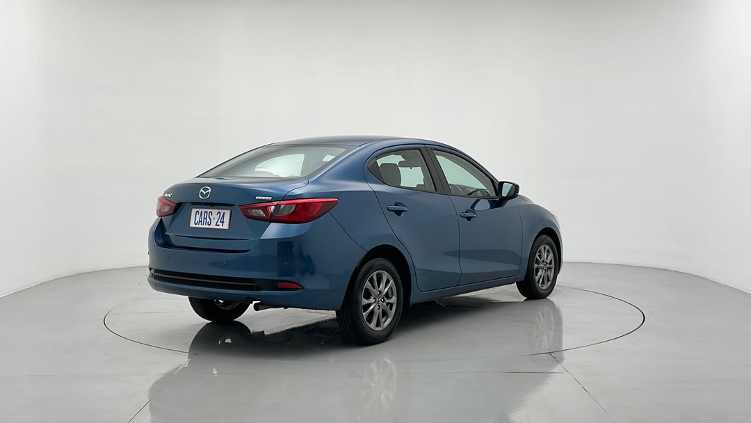 Right Back Diagonal (45- Degree) View