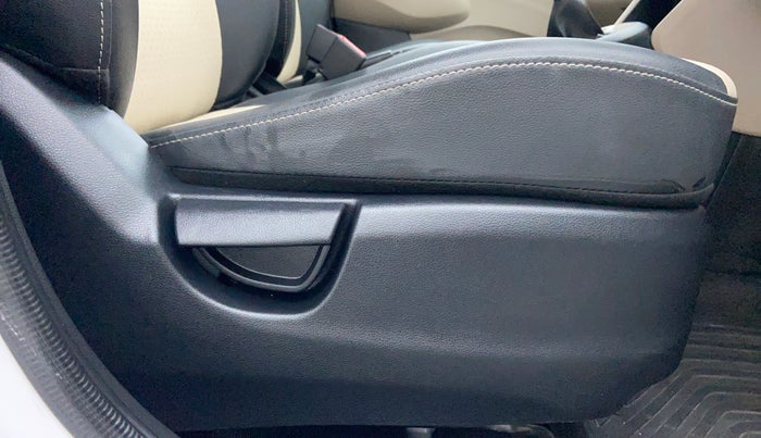 2019 Hyundai NEW SANTRO SPORTZ 1.1, Petrol, Manual, 3,126 km, Driver Side Adjustment Panel