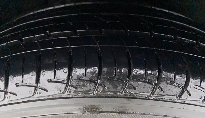 2016 Maruti Baleno DELTA 1.2 K12, Petrol, Manual, 11,751 km, Right Rear Tyre Tread