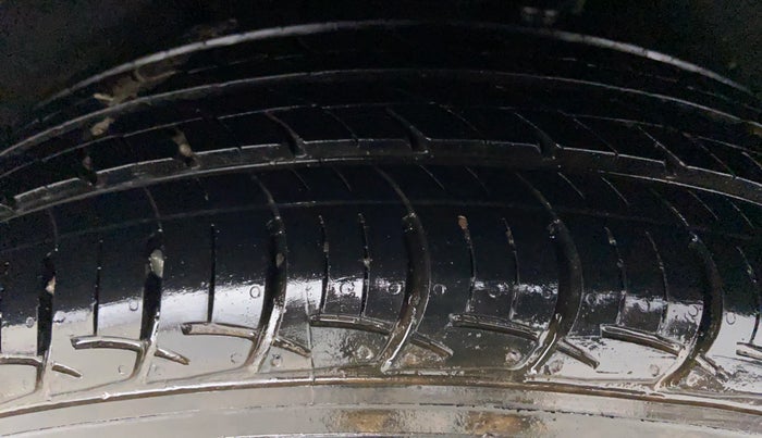 2016 Maruti Baleno DELTA 1.2 K12, Petrol, Manual, 11,751 km, Left Rear Tyre Tread