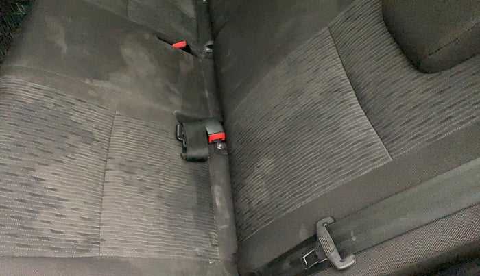2018 Maruti Baleno DELTA PETROL 1.2, Petrol, Manual, 1,17,495 km, Second-row left seat - Cover slightly stained