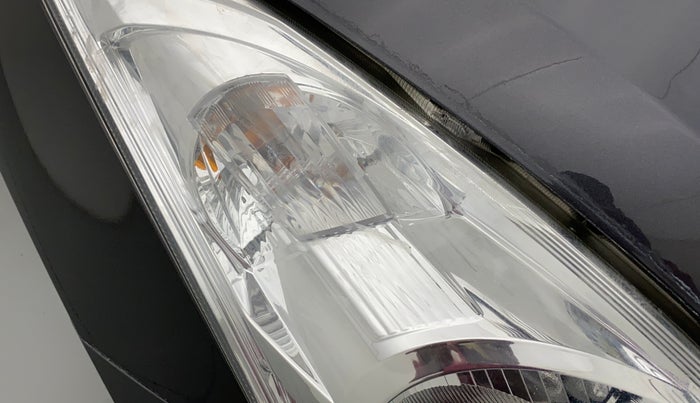 2015 Maruti Swift VXI, Petrol, Manual, 37,800 km, Right headlight - Minor scratches