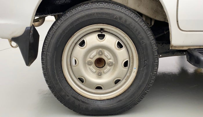 2012 Maruti Eeco 7 STR, Petrol, Manual, 31,741 km, Right Rear Wheel