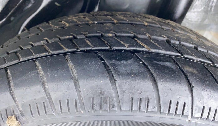 2014 Honda Brio 1.2 S MT I VTEC, Petrol, Manual, 26,699 km, Left Rear Tyre Tread