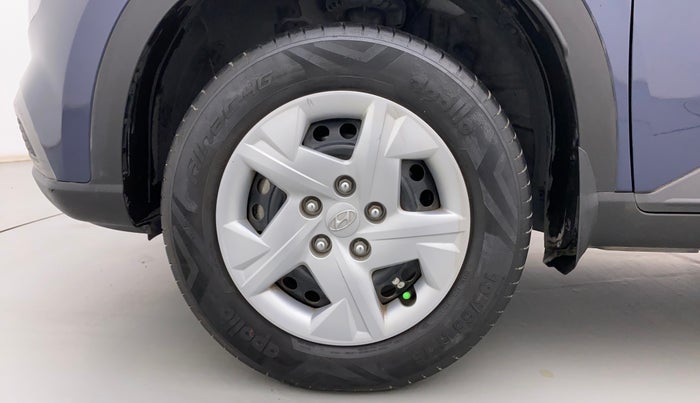 2021 Hyundai VENUE E 1.2, Petrol, Manual, 10,335 km, Left Front Wheel