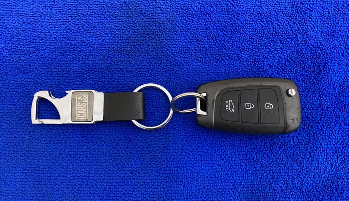 2017 Hyundai Verna 1.6 EX CRDI, Diesel, Manual, 91,613 km, Key Close Up