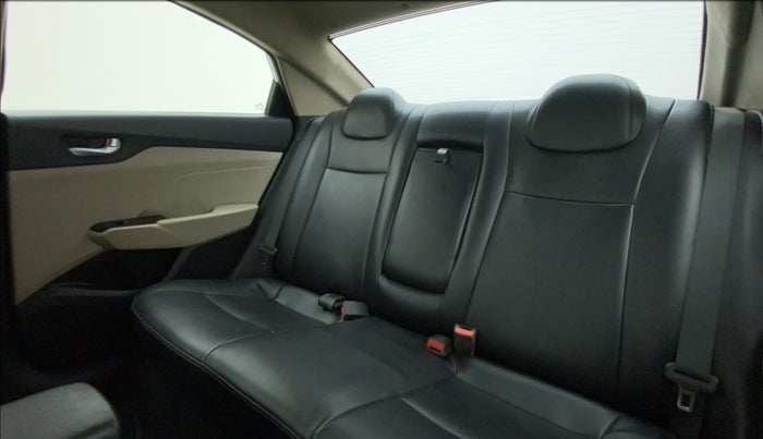 2017 Hyundai Verna 1.6 EX CRDI, Diesel, Manual, 91,613 km, Right Side Rear Door Cabin