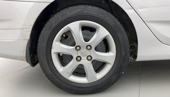2013 Hyundai Verna FLUIDIC 1.6 VTVT EX, CNG, Manual, 92,816 km, Right Rear Wheel
