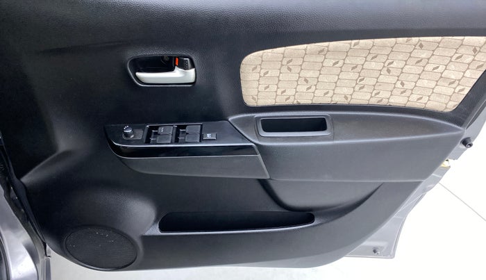 2018 Maruti Wagon R 1.0 VXI, Petrol, Manual, 38,304 km, Driver Side Door Panels Control