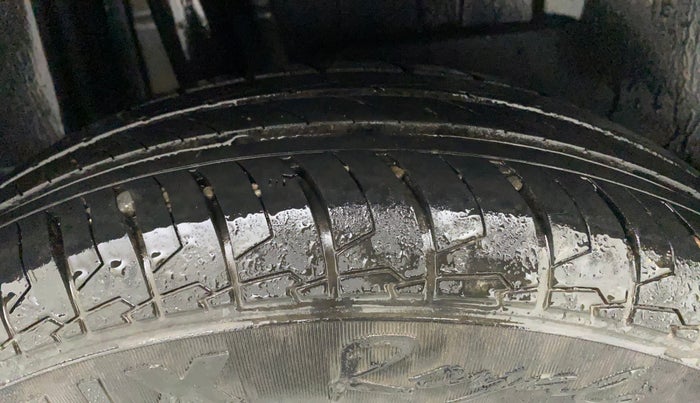 2017 Maruti Dzire VXI, Petrol, Manual, 52,020 km, Right Rear Tyre Tread
